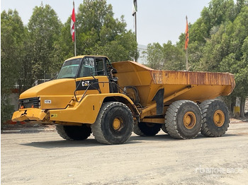 Сочленённый самосвал CATERPILLAR 740