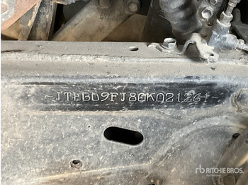 Внедорожник TOYOTA