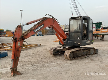 Мини-экскаватор DOOSAN DH55
