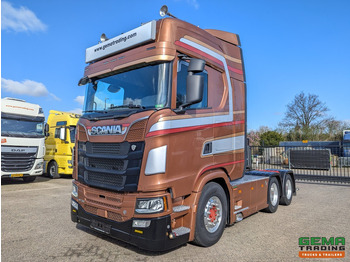 Тягач SCANIA S 730