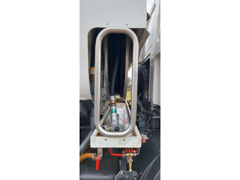 Грузовик-цистерна DAF CF400: фото 2