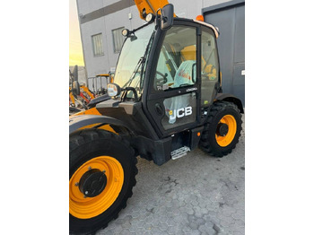 Телескопический погрузчик JCB
