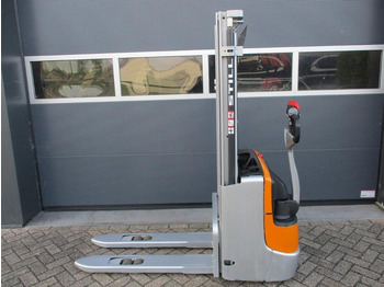 Штабелер STILL