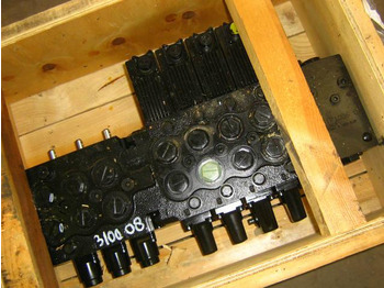 Гидравлический клапан CASE