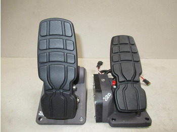 Педаль CATERPILLAR