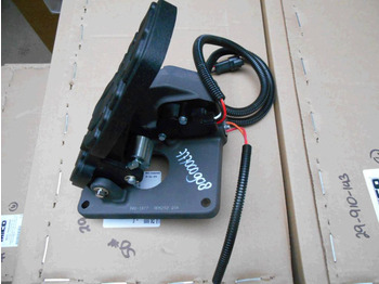 Педаль CATERPILLAR