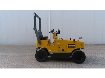 Пневмоколесный каток SAKAI