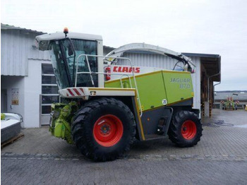 Кормоуборочный комбайн CLAAS Jaguar 870