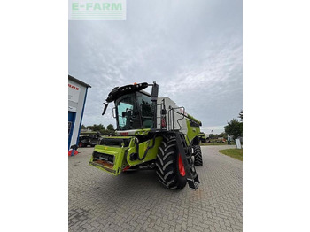 Зерноуборочный комбайн CLAAS Lexion