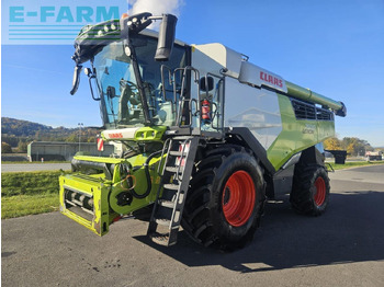 Зерноуборочный комбайн CLAAS Lexion 750