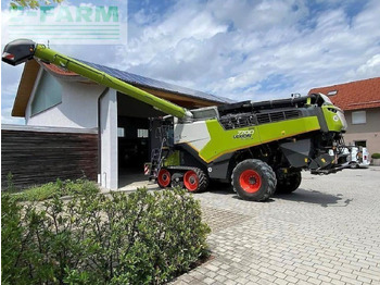 Зерноуборочный комбайн CLAAS Lexion 7700