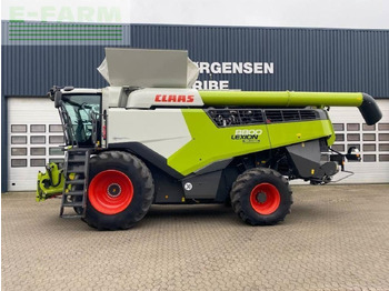 Зерноуборочный комбайн CLAAS Lexion