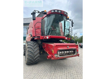 Зерноуборочный комбайн CASE IH