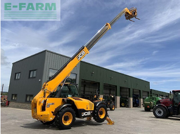 Телескопический погрузчик JCB