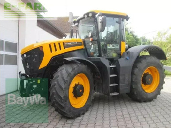 Трактор JCB