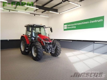 Трактор MASSEY FERGUSON 100 series