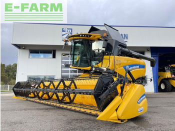 Зерноуборочный комбайн NEW HOLLAND