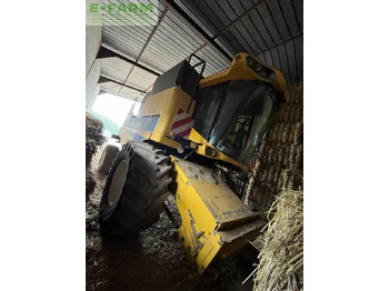 Зерноуборочный комбайн NEW HOLLAND CSX7000