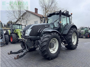 Трактор VALTRA T153