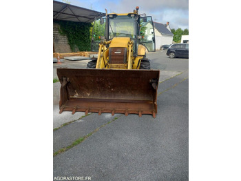 Экскаватор-погрузчик