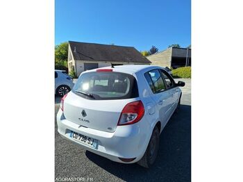 Хэтчбек RENAULT