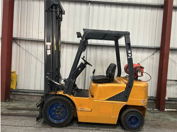 Газовый погрузчик DAEWOO