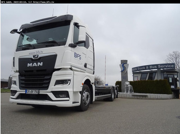 Грузовик-контейнеровоз/ Сменный кузов MAN TGX