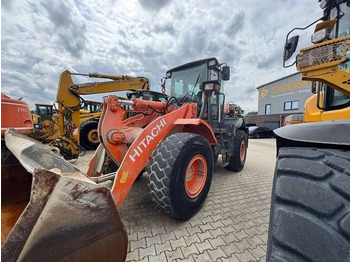 Колёсный погрузчик HITACHI ZW180