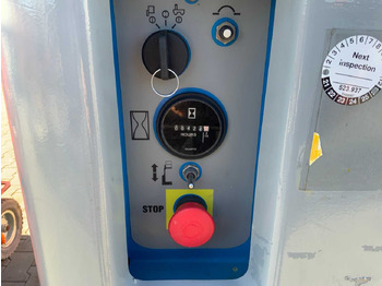 Подъёмник 2011 GENIE GRC-12 AERIAL PLATFORM / PASSENGER LIFT: фото 5