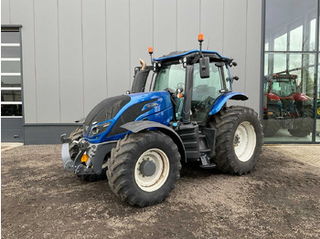 Трактор VALTRA T174