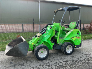 Колёсный погрузчик AVANT