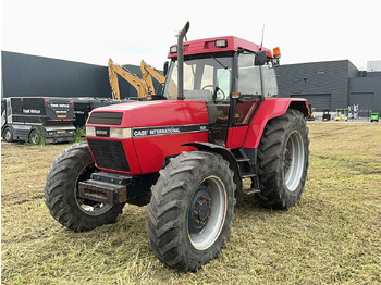 Трактор CASE IH