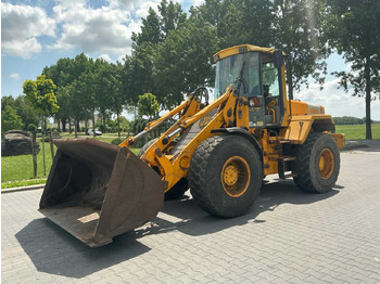 Колёсный погрузчик JCB 426