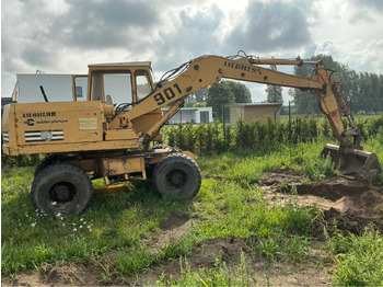 Колёсный экскаватор LIEBHERR