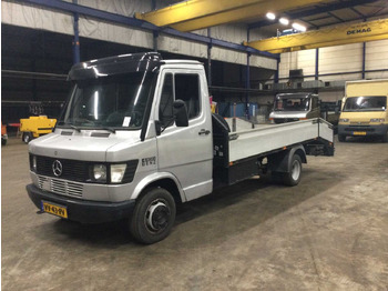 Грузовик MERCEDES-BENZ
