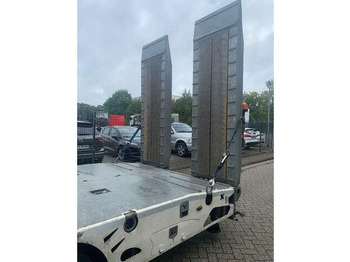 Низкорамный полуприцеп Vega 3-Achser, Hydr. Rampen, Verzinkt, Gelenkt: фото 5 Низкорамный полуприцеп Vega 3-Achser, Hydr. Rampen, Verzinkt, Gelenkt: фото 5