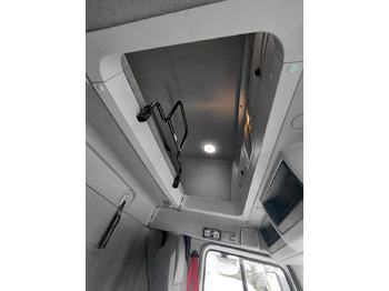 Тентованный грузовик 2017 Renault D12 4×2 Double Sleeper Curtainsider: фото 3