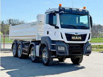 Самосвал MAN TGS 35.500