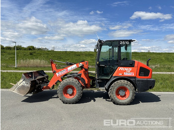 Колёсный погрузчик KUBOTA R065