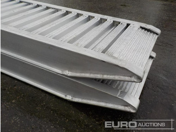 Строительное оборудование Unused CLM 85.25 Aluminium Loading Ramps (2 of) 2920kg Capacity, 2500mm Length: фото 3