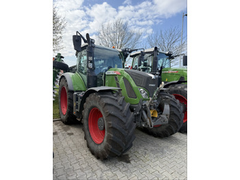 Трактор FENDT 718 Vario