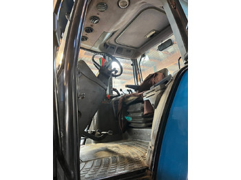 Трактор New Holland 8560: фото 2