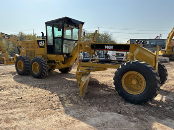 Грейдер CATERPILLAR 140H