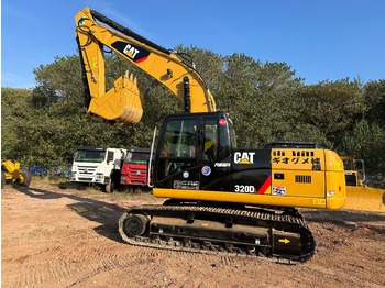 Гусеничный экскаватор CATERPILLAR 320D2
