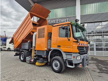 Подметально-уборочная машина Mercedes-Benz Actros 2032 A 4x4 Bucher STKF 9500 Airport 30x: фото 2