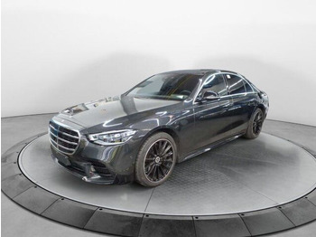 Седан MERCEDES-BENZ