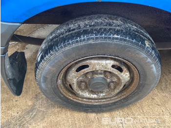 Цельнометаллический фургон 2011 Ford Transit: фото 5