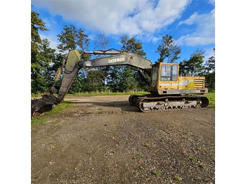 Гусеничный экскаватор