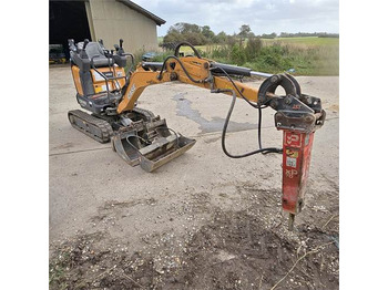 Мини-экскаватор CASE