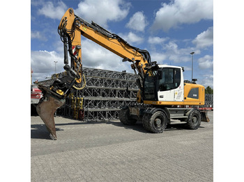 Колёсный экскаватор LIEBHERR A 918